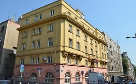 Petar Drapsin Hostel